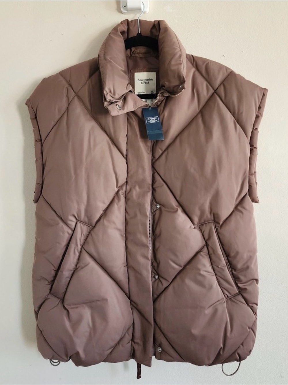 Abercrombie & Fitch Quilted Puffer Vest oversized in Taupe Brown- medium